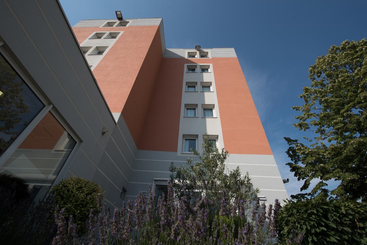 Ibis Lyon Sud Chasse Sur Rhone Hotell Eksteriør bilde
